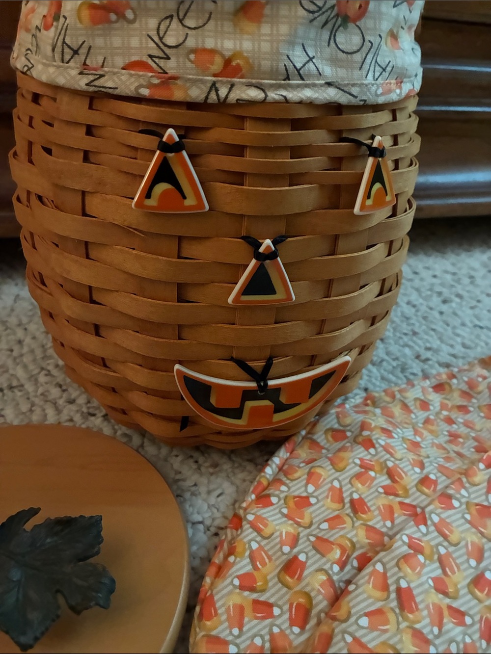 Longaberger Pumpkin Basket with Orange and Tan Candy Corn Liner - Picture 7 of 16